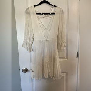 White lulus dress with flower details